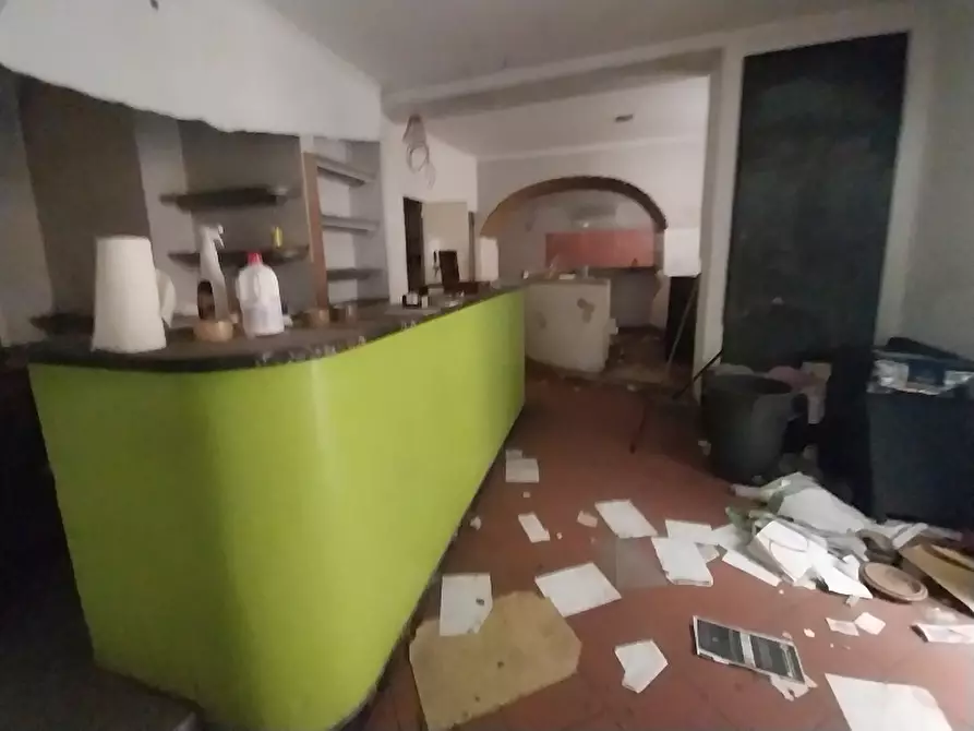 Immagine 8 di Locale commerciale in affitto  in Via Vittorio Emanuele a Camaiore