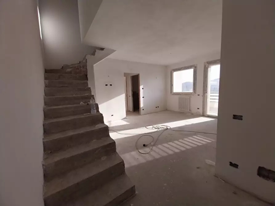 Immagine 9 di Appartamento in vendita  in Via Maggiani a Carrara