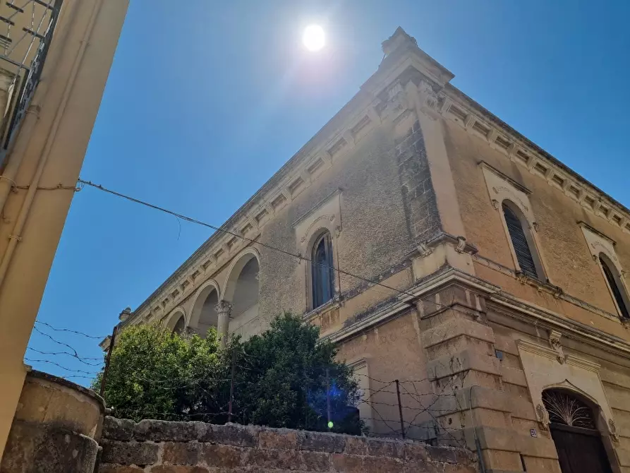 Immagine 15 di Immobile di prestigio in vendita  in Via Gianfilippe 3 a Squinzano