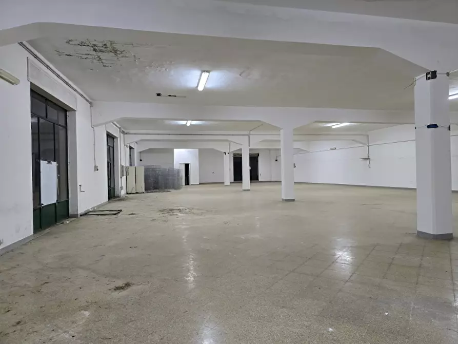 Immagine 31 di Laboratorio in vendita  a Calimera