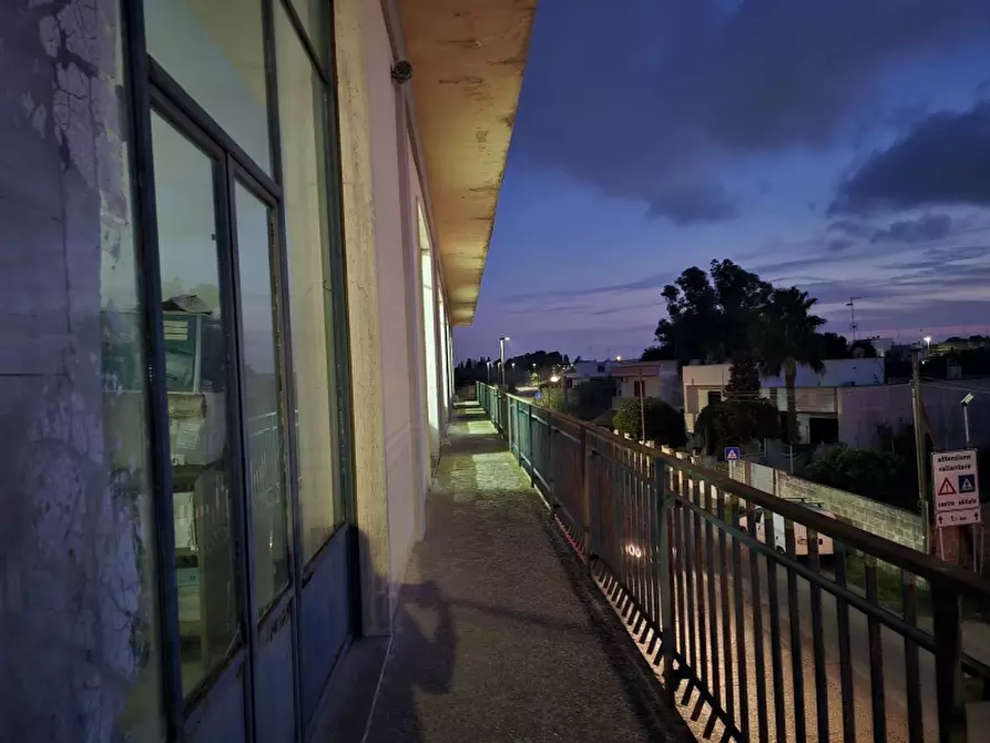 Immagine 34 di Laboratorio in vendita  a Calimera