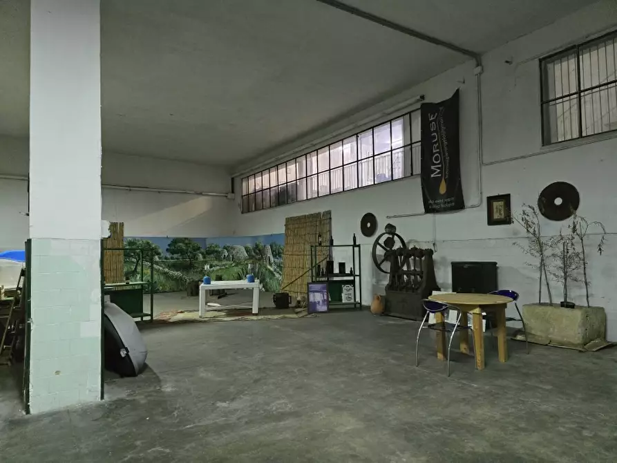 Immagine 2 di Laboratorio in vendita  a Calimera