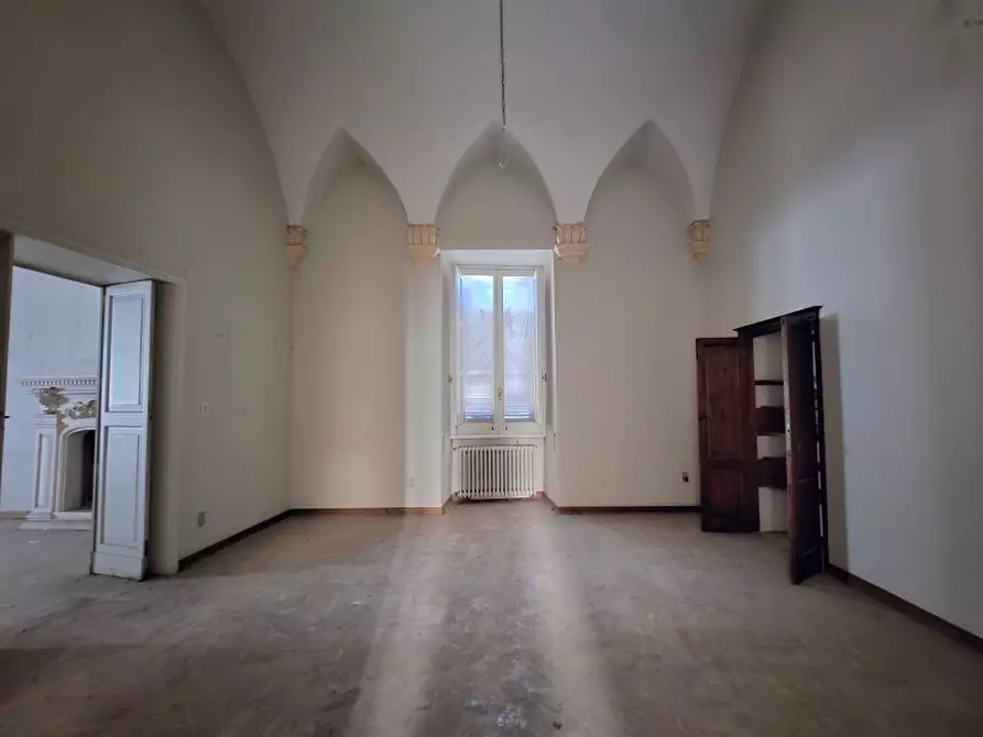 Immagine 32 di Palazzo in vendita  a Lecce