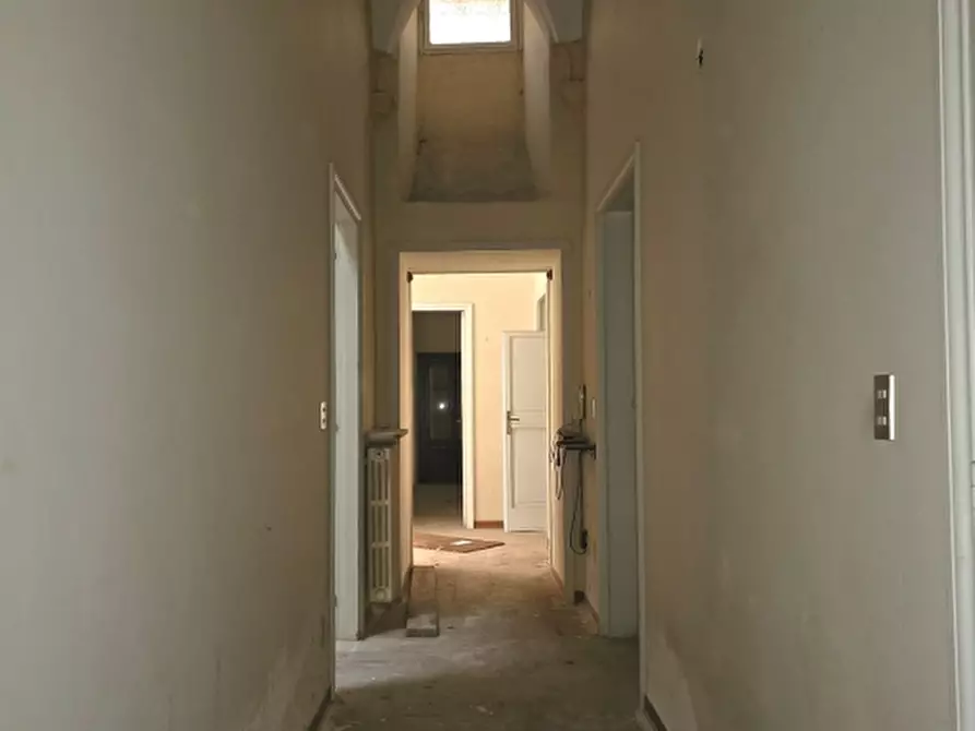 Immagine 33 di Palazzo in vendita  a Lecce