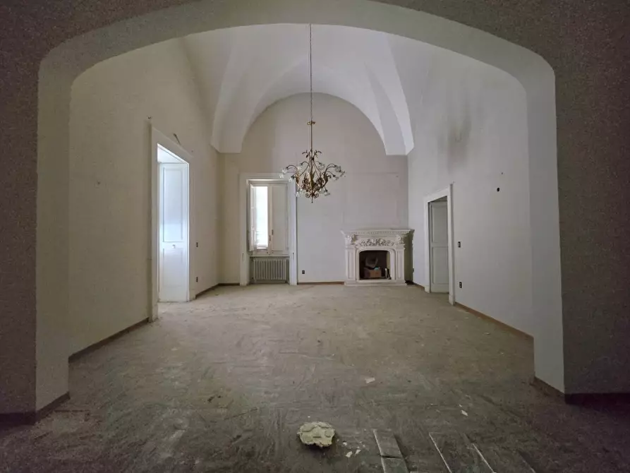 Immagine 36 di Palazzo in vendita  a Lecce