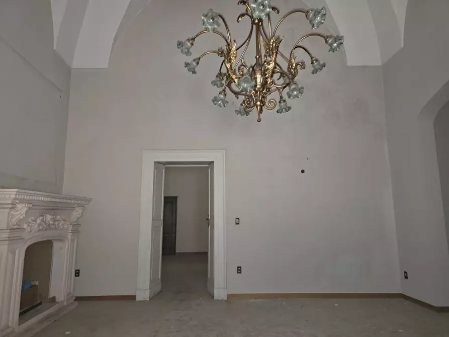 Immagine 24 di Palazzo in vendita  a Lecce