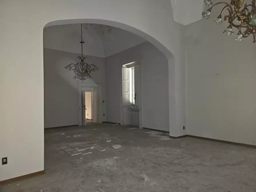 Immagine 26 di Palazzo in vendita  a Lecce