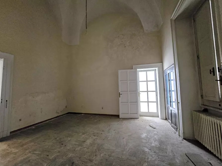 Immagine 28 di Palazzo in vendita  a Lecce