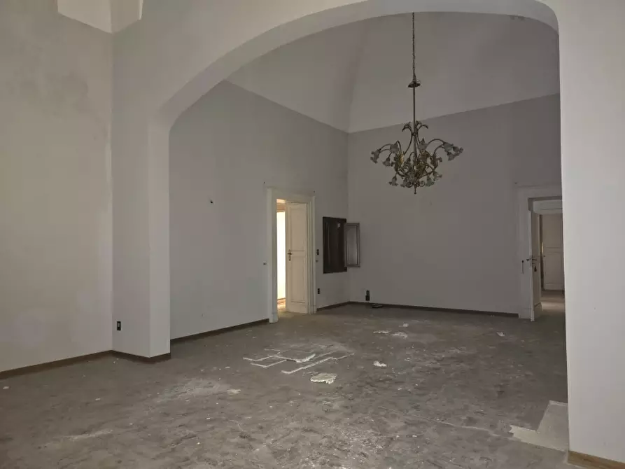 Immagine 29 di Palazzo in vendita  a Lecce