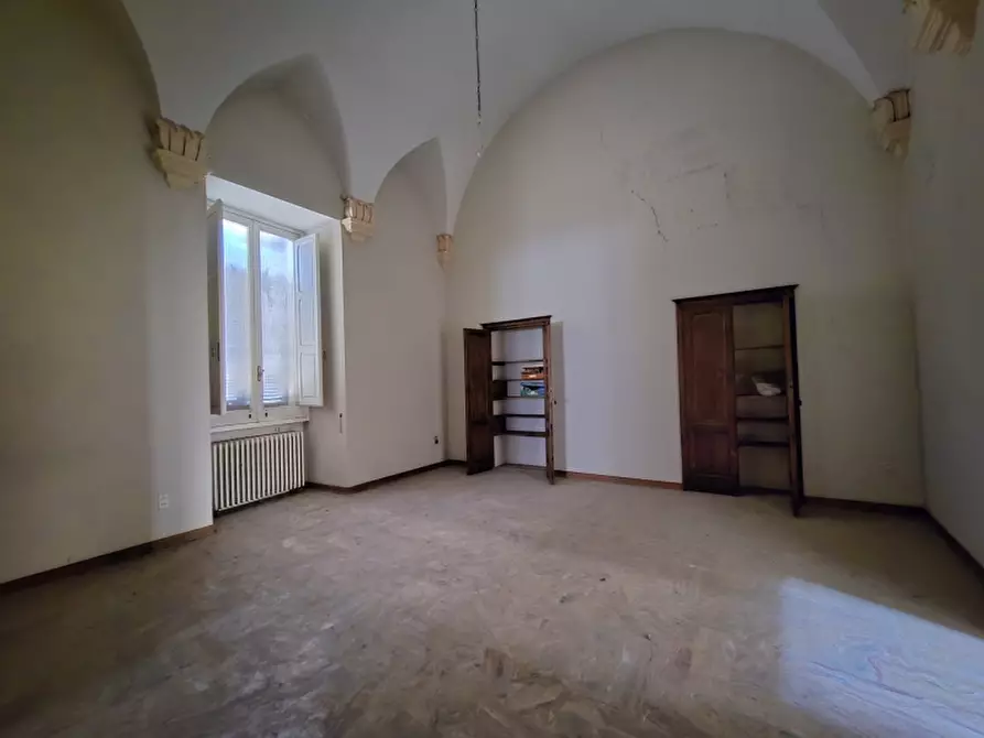 Immagine 31 di Palazzo in vendita  a Lecce