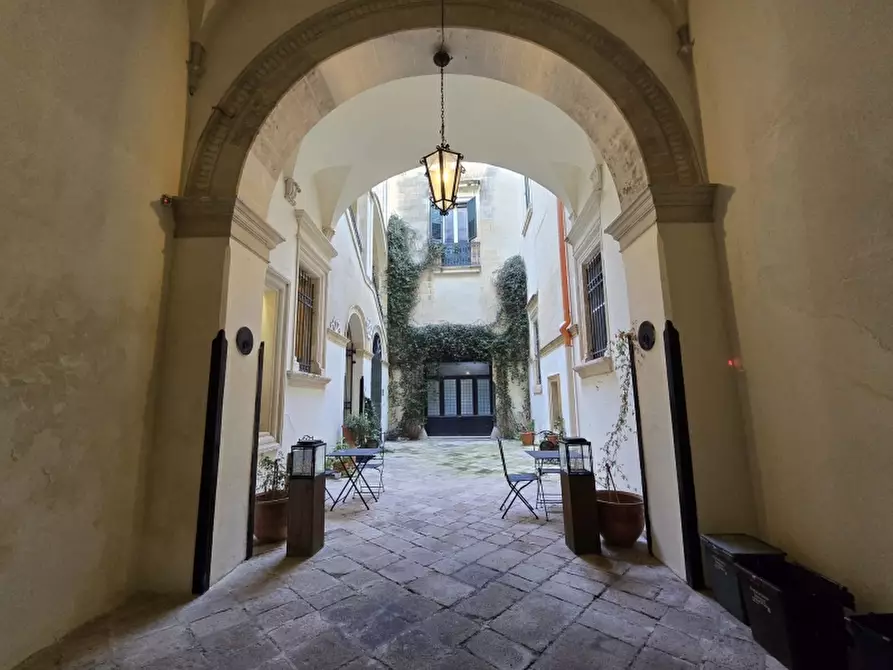 Immagine 1 di Palazzo in vendita  a Lecce