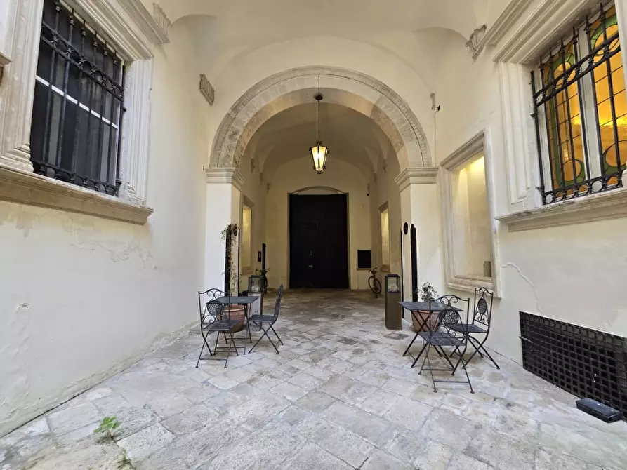 Immagine 5 di Palazzo in vendita  a Lecce
