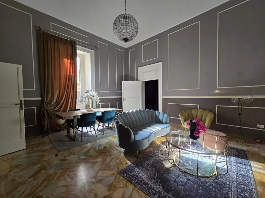 Immagine 4 di Palazzo in vendita  a Lecce