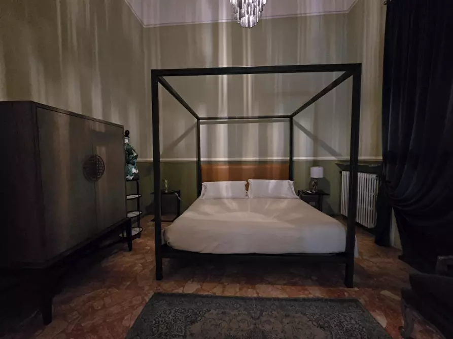 Immagine 14 di Palazzo in vendita  a Lecce