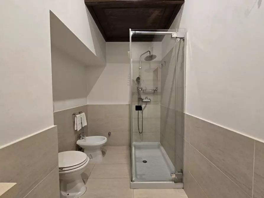 Immagine 15 di Palazzo in vendita  a Lecce