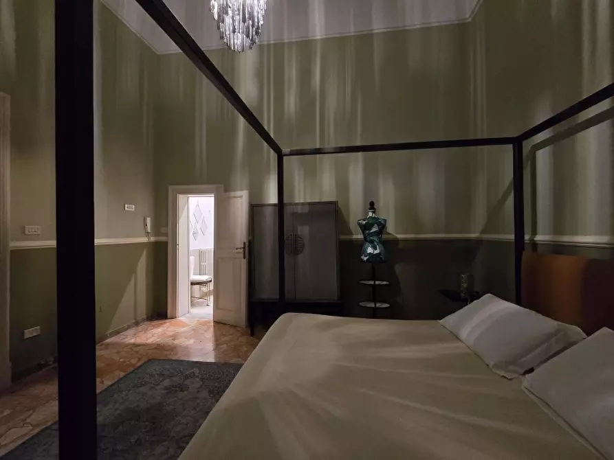 Immagine 13 di Palazzo in vendita  a Lecce