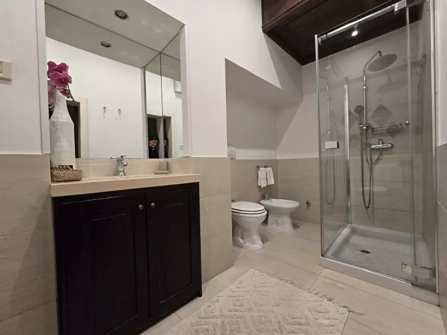 Immagine 17 di Palazzo in vendita  a Lecce