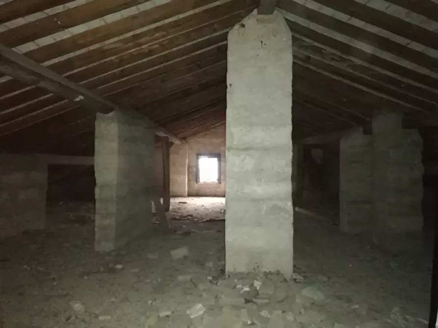 Immagine 32 di Casa indipendente in vendita  a Miglionico