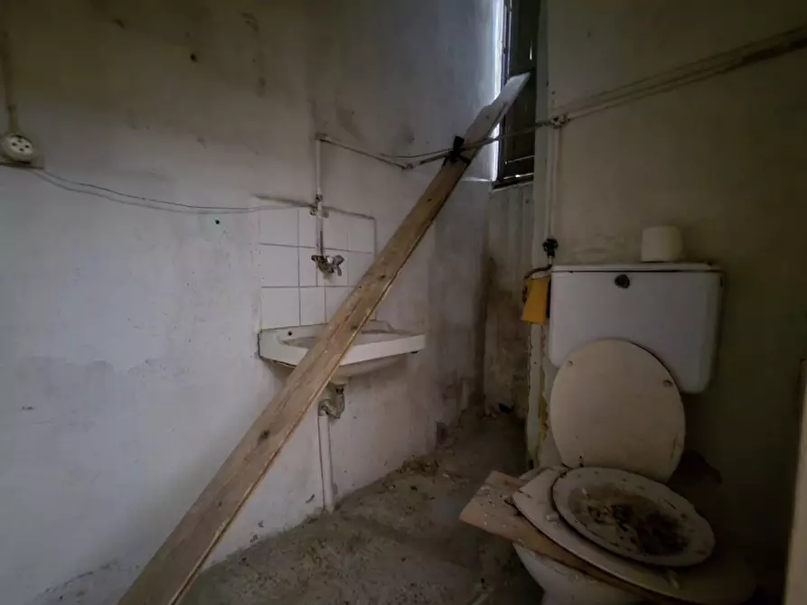 Immagine 11 di Casa indipendente in vendita  a Miglionico