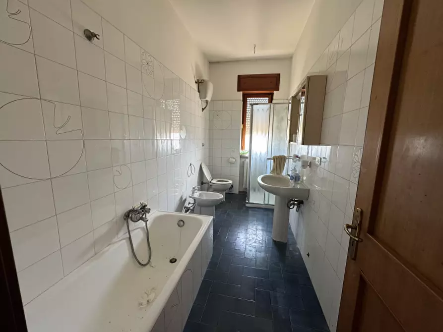 Immagine 10 di Appartamento in vendita  a Lequile