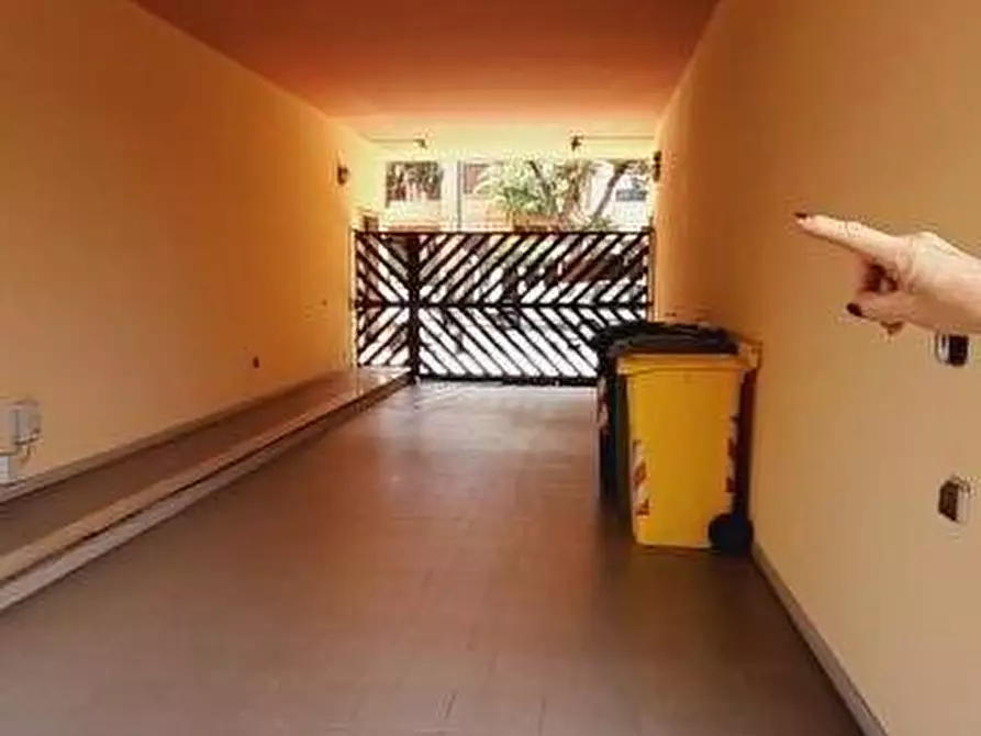 Immagine 1 di Posto auto in vendita  a Lecce