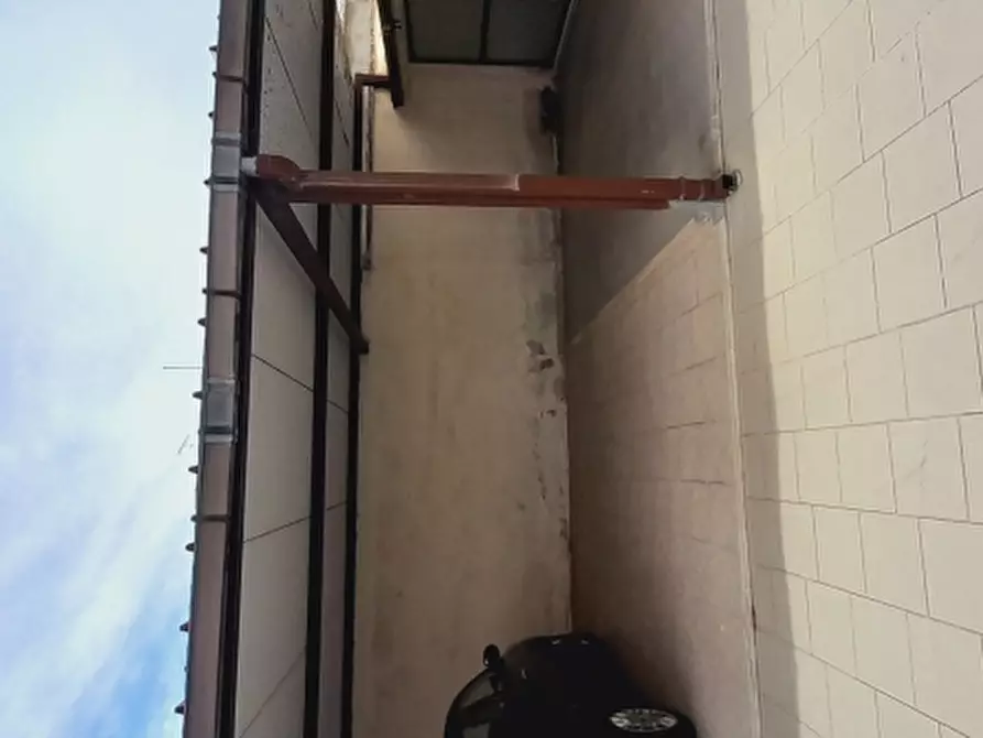 Immagine 9 di Posto auto in vendita  a Lecce