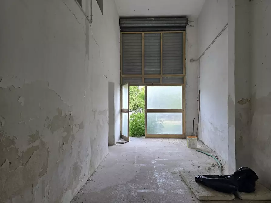 Immagine 7 di Laboratorio in vendita  a San Cesario Di Lecce