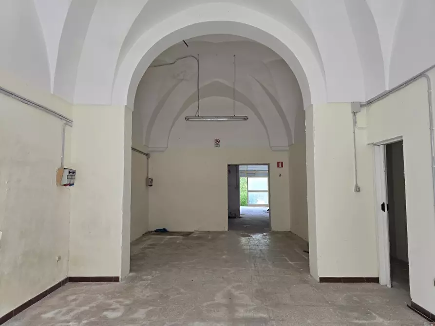 Immagine 1 di Laboratorio in vendita  a San Cesario Di Lecce