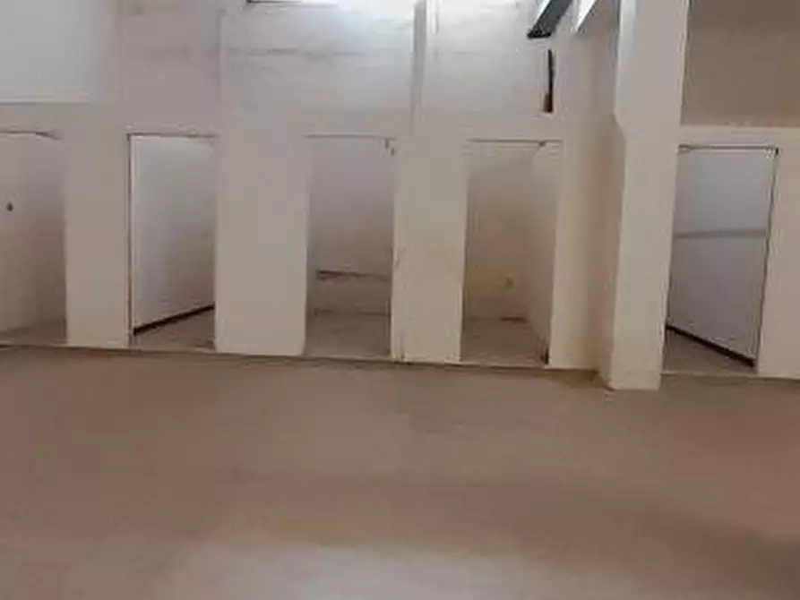Immagine 6 di Magazzino in vendita  in Via Buccarelli 20 a Lecce