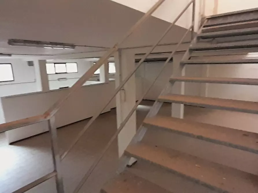 Immagine 13 di Magazzino in vendita  in Via Buccarelli 20 a Lecce