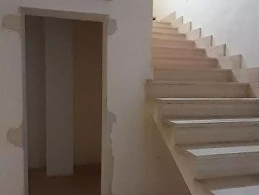 Immagine 17 di Magazzino in vendita  in Via Buccarelli 20 a Lecce