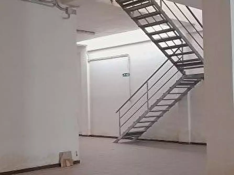 Immagine 25 di Magazzino in vendita  in Via Buccarelli 20 a Lecce