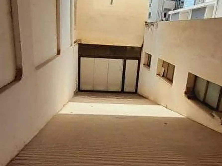 Immagine 1 di Magazzino in vendita  in Via Buccarelli 20 a Lecce