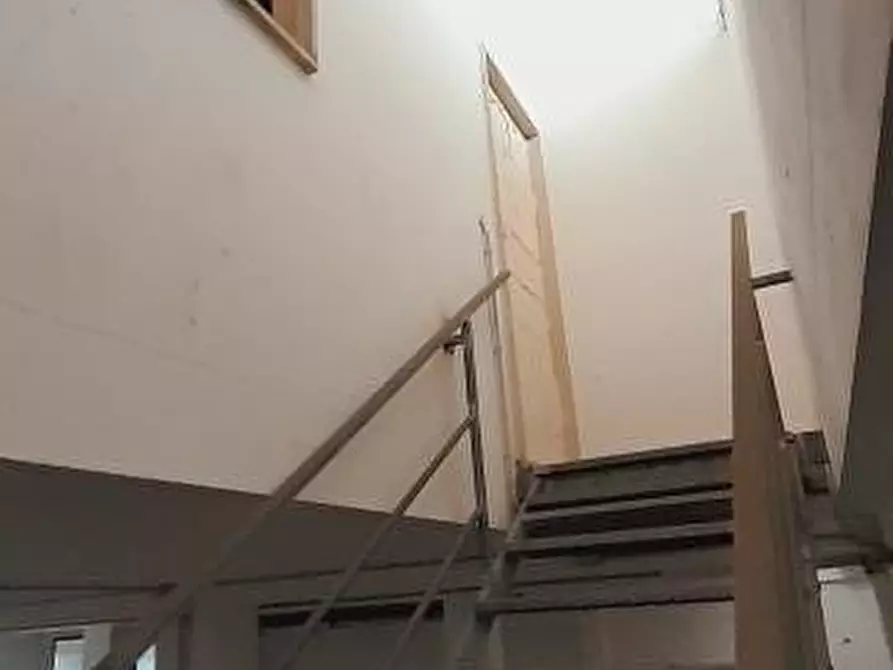 Immagine 9 di Magazzino in vendita  in Via Buccarelli 20 a Lecce