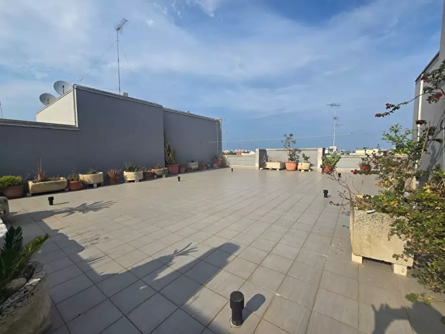 Immagine 10 di Appartamento in vendita  a Lecce