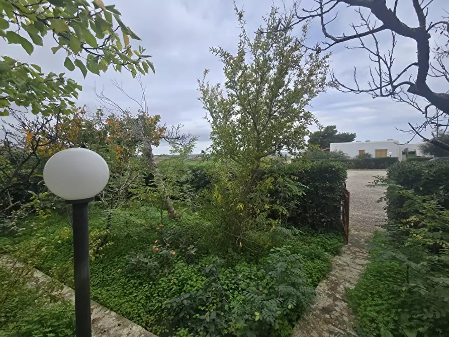 Immagine 6 di Villa in vendita  a Lecce