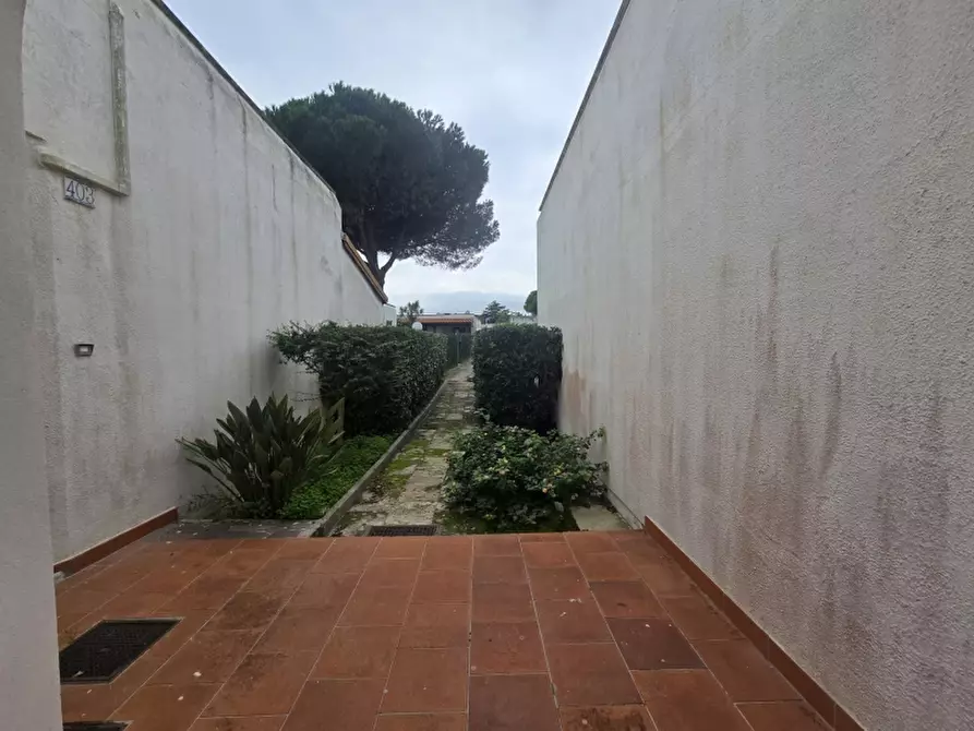 Immagine 9 di Villa in vendita  a Lecce