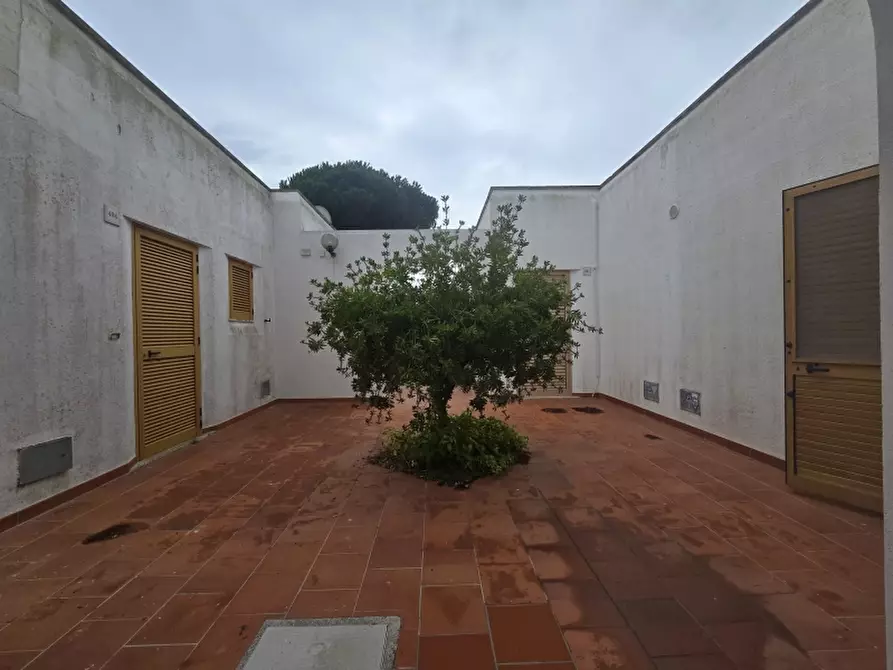 Immagine 8 di Villa in vendita  a Lecce