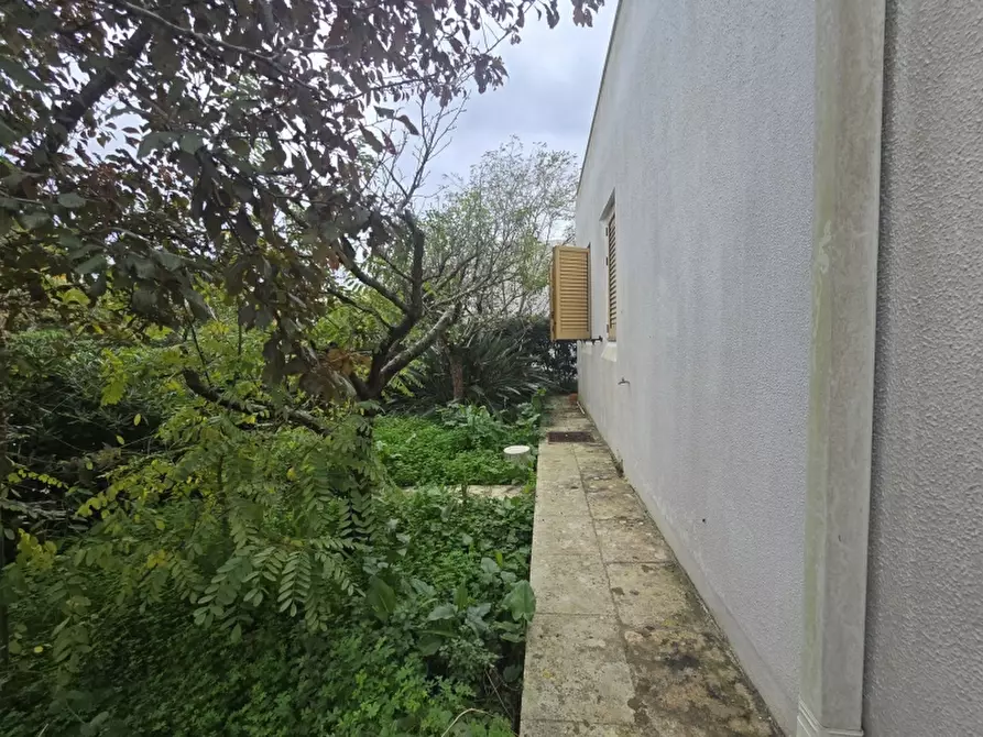 Immagine 28 di Villa in vendita  a Lecce