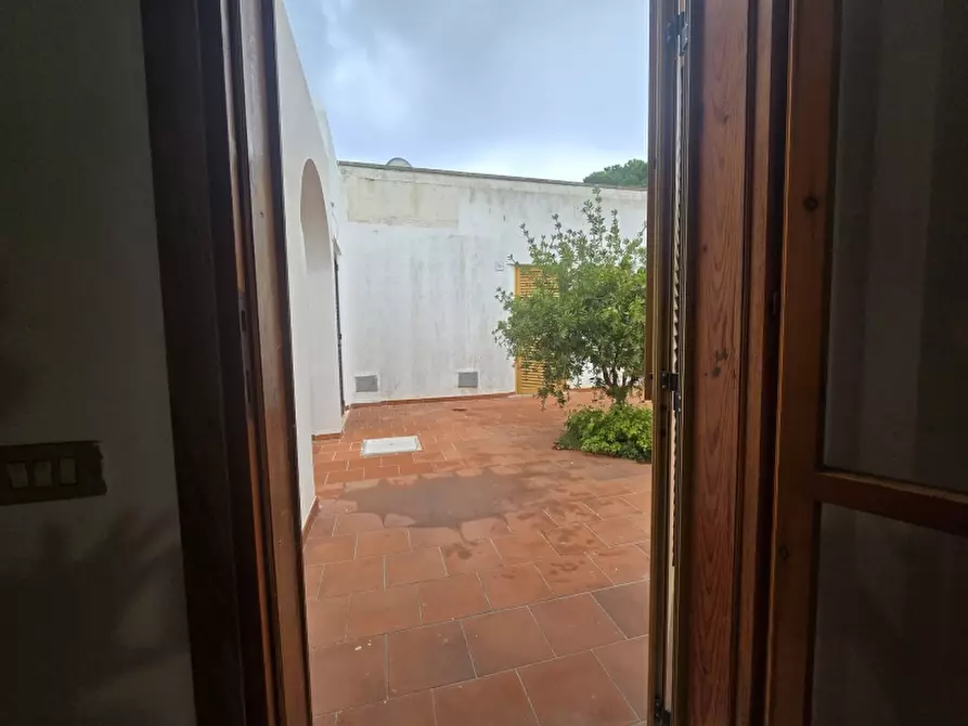 Immagine 7 di Villa in vendita  a Lecce