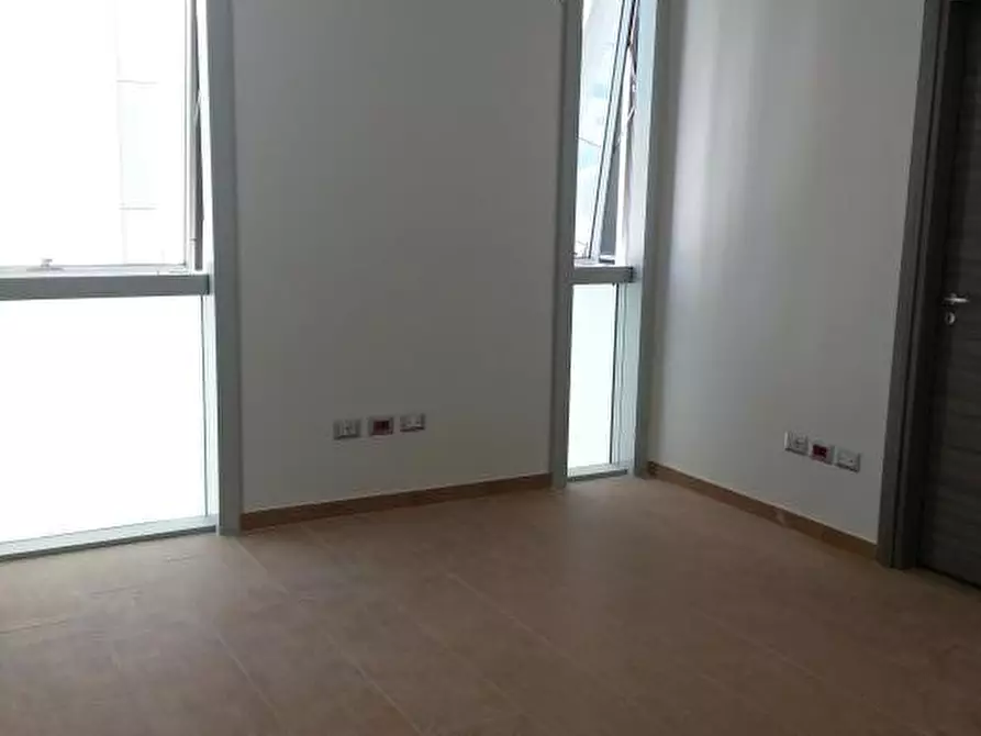 Immagine 5 di Ufficio in affitto  a Lecce