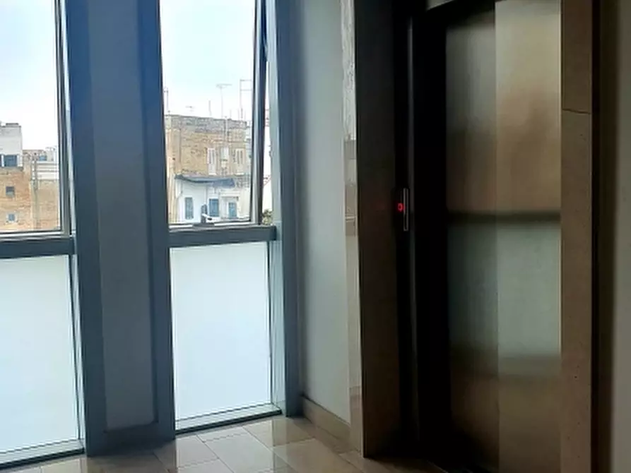 Immagine 3 di Ufficio in affitto  a Lecce
