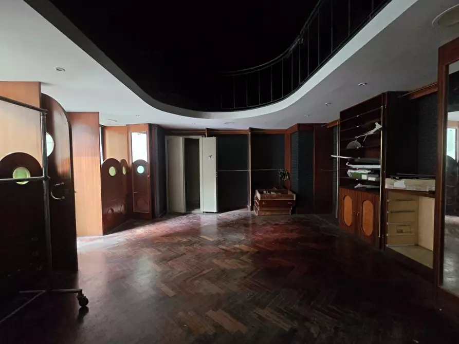 Immagine 7 di Locale commerciale in affitto  in Via Dei Mocenigo 8 10 a Lecce