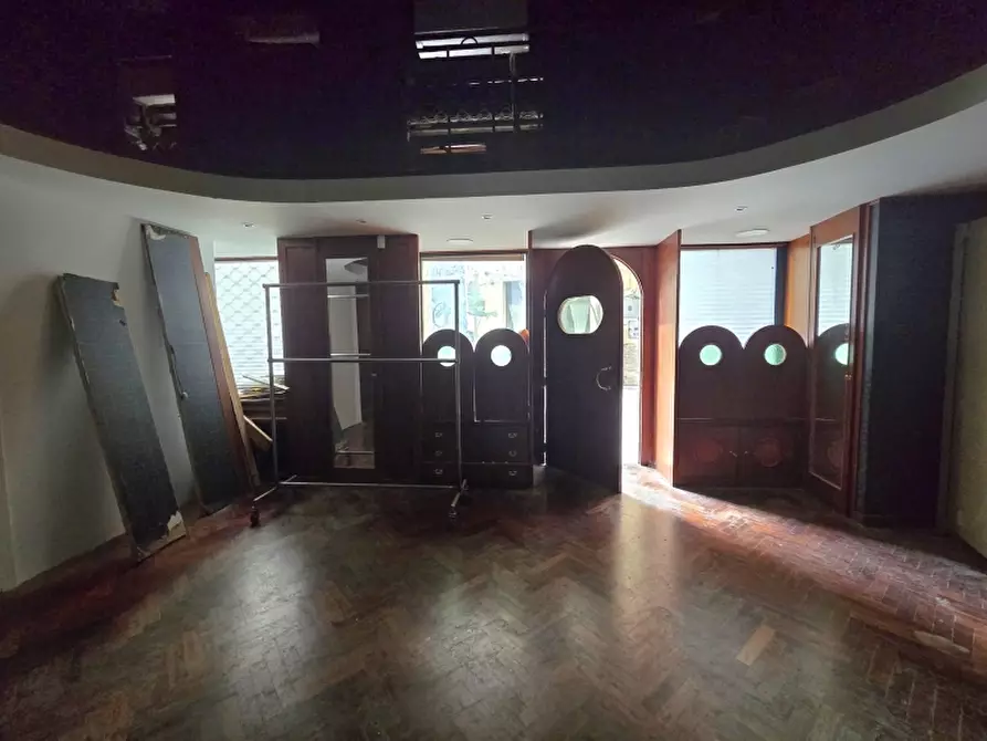 Immagine 9 di Locale commerciale in affitto  in Via Dei Mocenigo 8 10 a Lecce