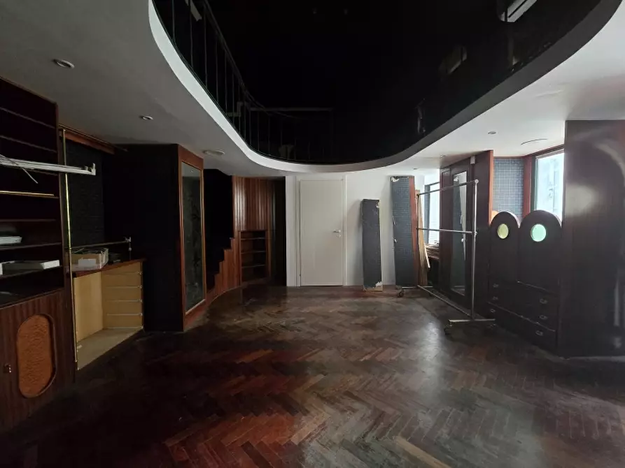 Immagine 8 di Locale commerciale in affitto  in Via Dei Mocenigo 8 10 a Lecce