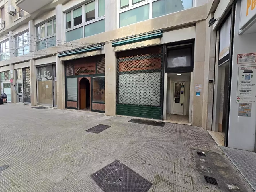 Immagine 2 di Locale commerciale in affitto  in Via Dei Mocenigo 8 10 a Lecce