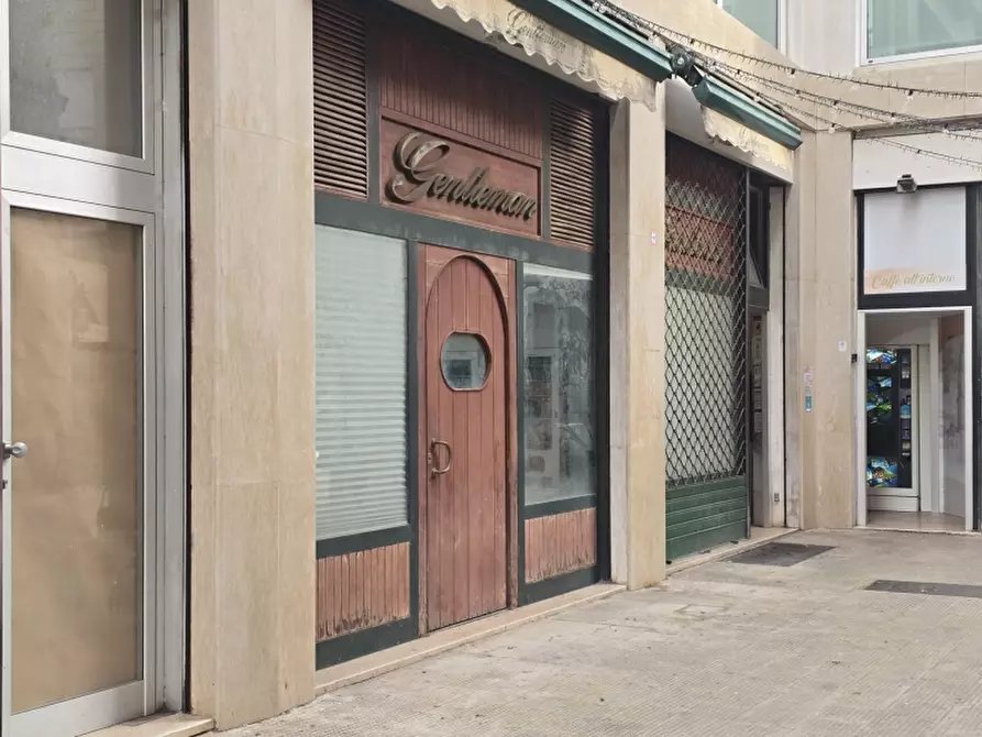 Immagine 4 di Locale commerciale in affitto  in Via Dei Mocenigo 8 10 a Lecce