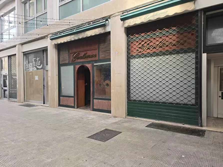 Immagine 1 di Locale commerciale in affitto  in Via Dei Mocenigo 8 10 a Lecce