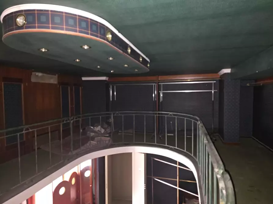 Immagine 18 di Locale commerciale in affitto  in Via Dei Mocenigo 8 10 a Lecce