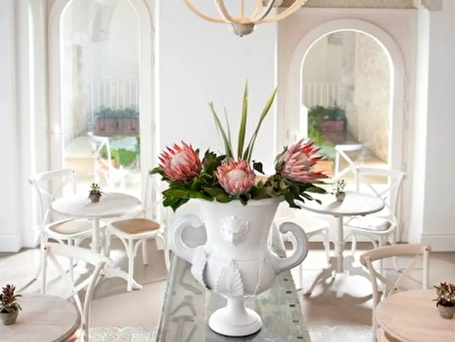 Immagine 3 di Palazzo in vendita  in Piazzetta dei Peruzzi a Lecce